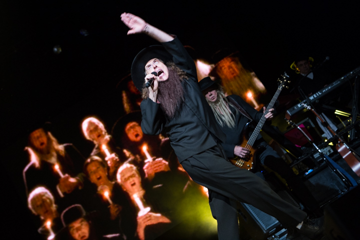 'Weird Al' Yankovic @ Ancienne Belgique, picture 22, photographed by Dorien Goetschalckx - FrontView Magazine