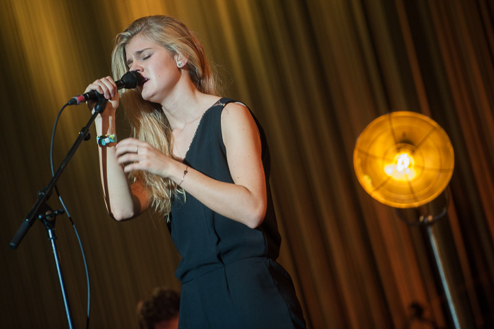 Emma Bale Voorprogramma Stan Van Samang @ Lotto Arena, picture 14, photographed by Dimitri Vanlommel - FrontView Magazine