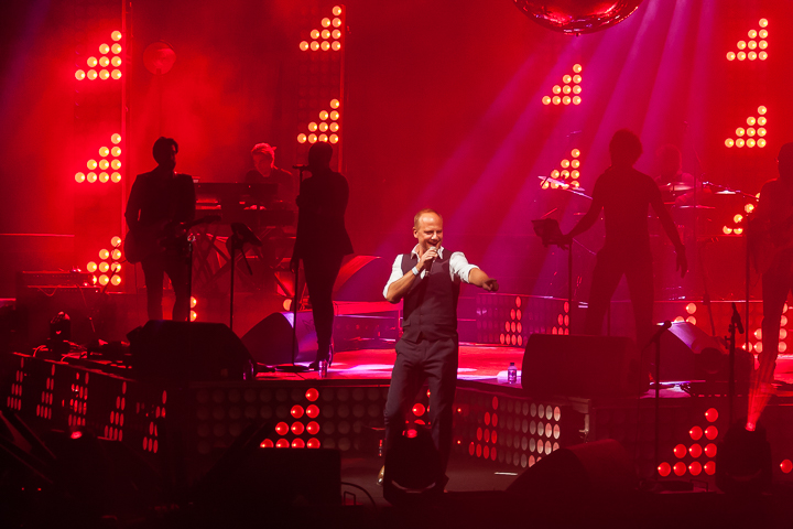 Studio 54 @ Sportpaleis, picture 38, photographed by Alex Wyckmans - FrontView Magazine