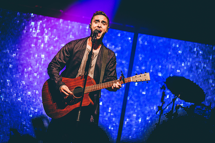 Måns Zelmerlöw @ Het Depot, picture 10, photographed by Elke Briers - FrontView Magazine