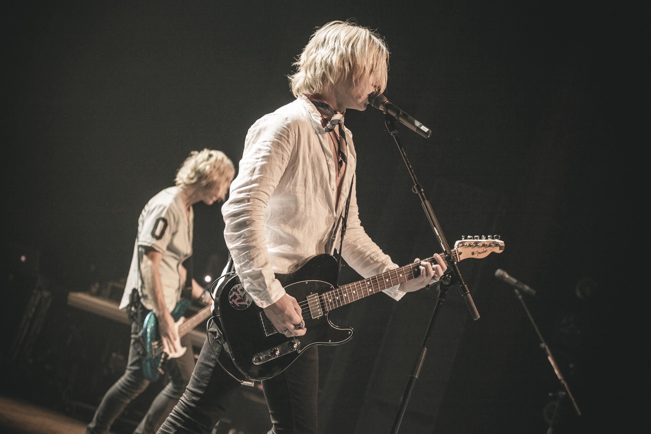 R5: SometimeLast Night tour @ Stadsschouwburg Antwerpen, picture 9, photographed by Alana Clemens - FrontView Magazine