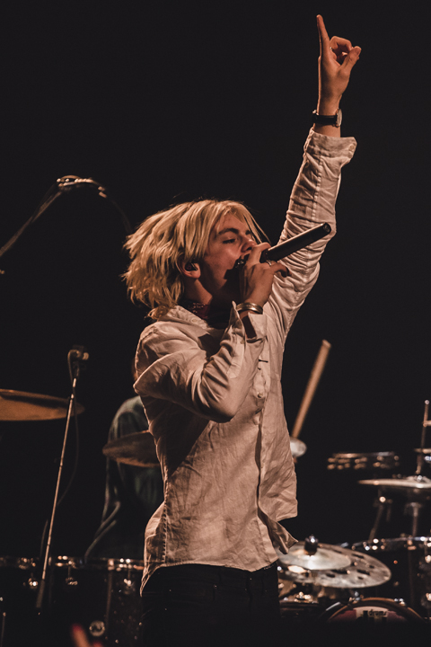 R5: SometimeLast Night tour @ Stadsschouwburg Antwerpen, picture 12, photographed by Alana Clemens - FrontView Magazine