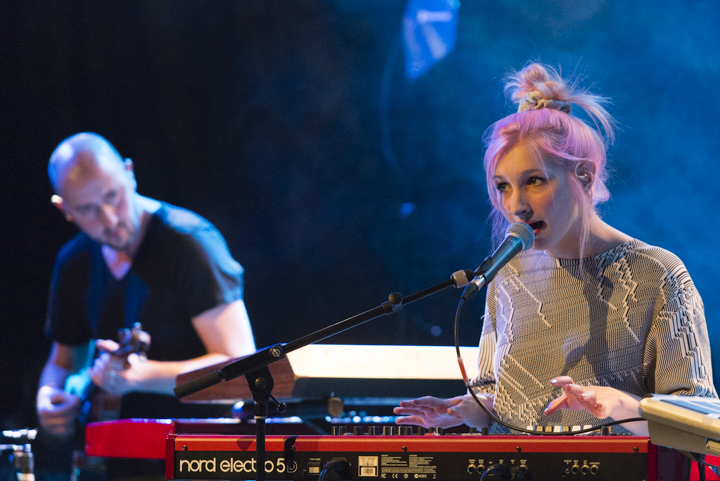 Alice On The Roof @ Decibelz, picture 14, photographed by FrontView Magazine