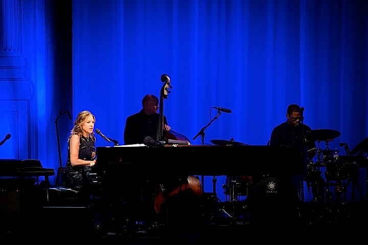 Diana Krall - Wallflower tour @ BOZAR, picture 5, photographed by Wim Patry - FrontView Magazine