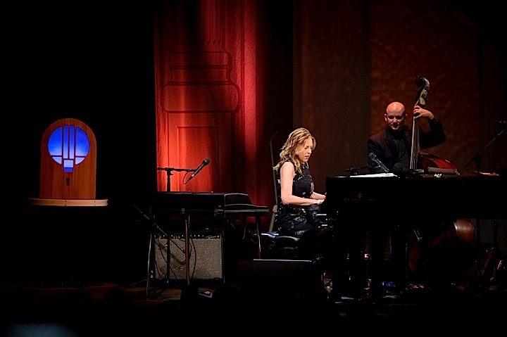 Diana Krall - Wallflower tour @ BOZAR, picture 9, photographed by Wim Patry - FrontView Magazine