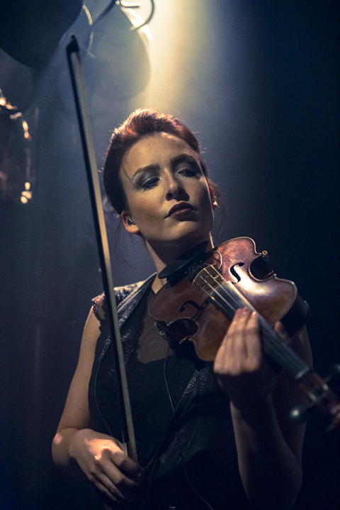 Kovacs @ Ancienne Belgique Club, picture 1, photographed by Geert Pieters - FrontView Magazine