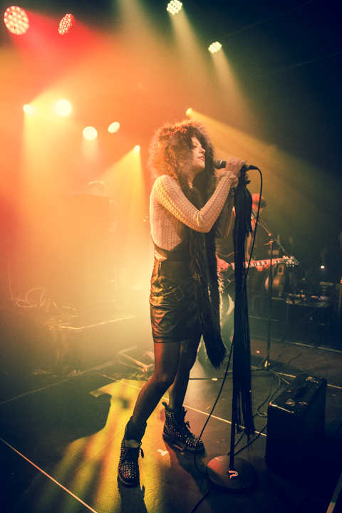 Kovacs @ Ancienne Belgique Club, picture 7, photographed by Geert Pieters - FrontView Magazine