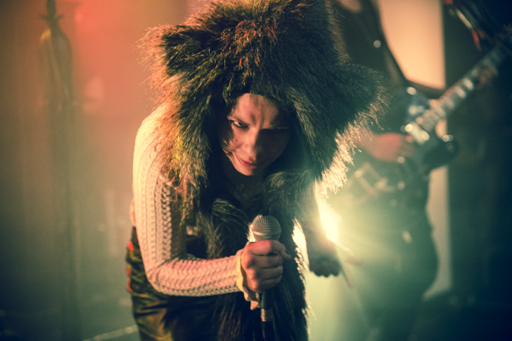Kovacs @ Ancienne Belgique Club, picture 8, photographed by Geert Pieters - FrontView Magazine
