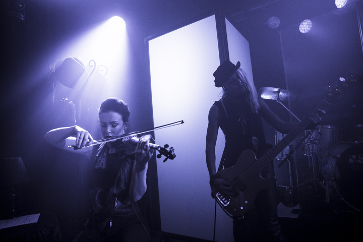 Kovacs @ Ancienne Belgique Club, picture 13, photographed by Geert Pieters - FrontView Magazine