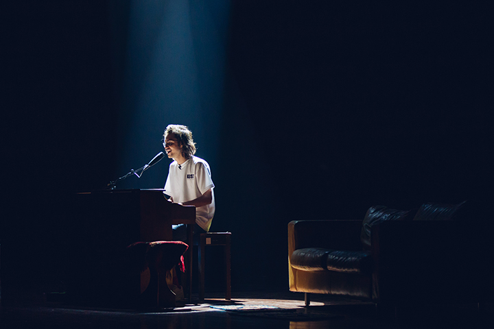 An Evening with Jett Rebel @ Chassé Theater, picture 1, photographed by Elke Briers - FrontView Magazine