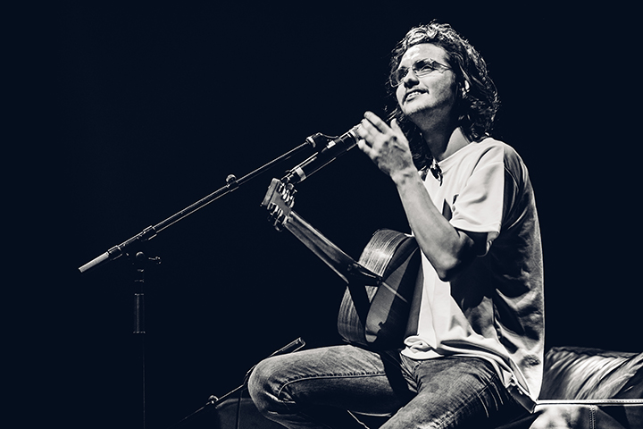 An Evening with Jett Rebel @ Chassé Theater, picture 3, photographed by Elke Briers - FrontView Magazine