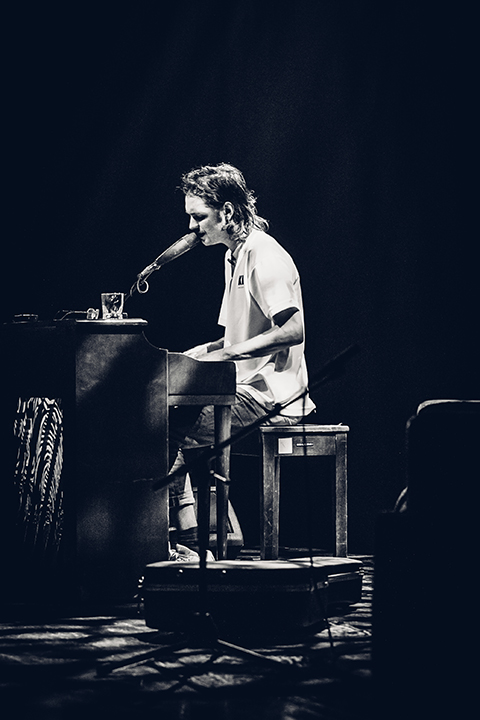 An Evening with Jett Rebel @ Chassé Theater, picture 8, photographed by Elke Briers - FrontView Magazine