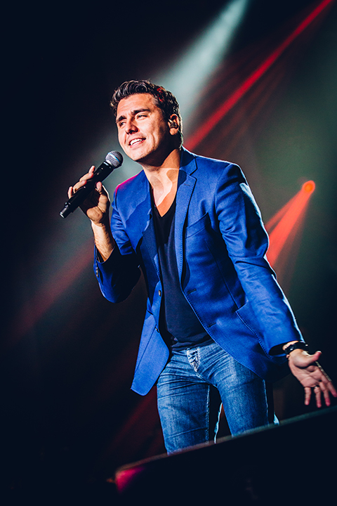 Rob De Nijs - Groots @ Lotto Arena, picture 14, photographed by Elke Briers - FrontView Magazine