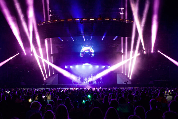 violetta Live @ Antwerpen Sportpaleis, picture 3, photographed by Bart Baevegems - FrontView Magazine