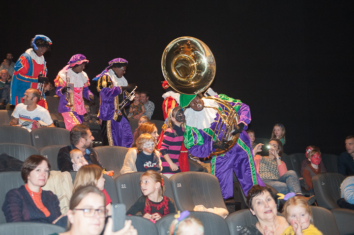 Première Sinterklaas en de Verdwenen Schoentjes Kinepolis Antwerpen, picture 16, photographed by Goele Bormans - FrontView Magazine