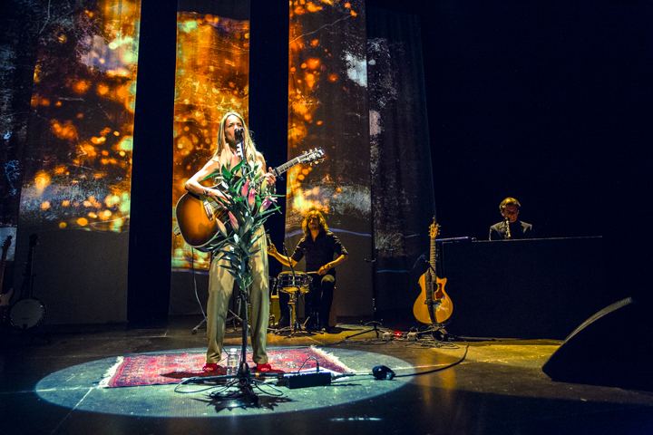 Heather Nova Mishka, picture 8, photographed by Geert Pieters - FrontView Magazine