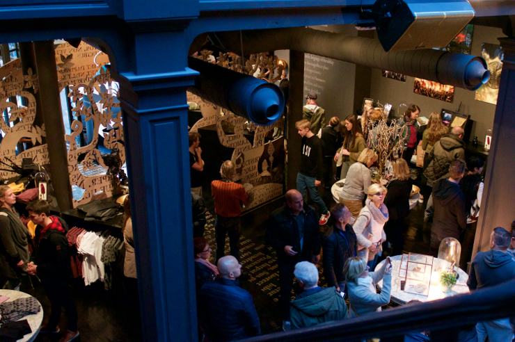 Regi Albumlancering @ Boutique Tomorrowland Antwerpen, picture 2, photographed by Bart Baevegems - FrontView Magazine