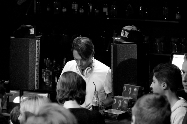 Regi Albumlancering @ Boutique Tomorrowland Antwerpen, picture 13, photographed by Bart Baevegems - FrontView Magazine