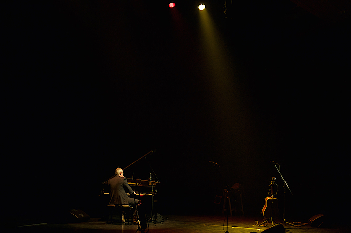 Bart Herman Solo @ CC Merksem, picture 5, photographed by James Van Roosbroeck - FrontView Magazine