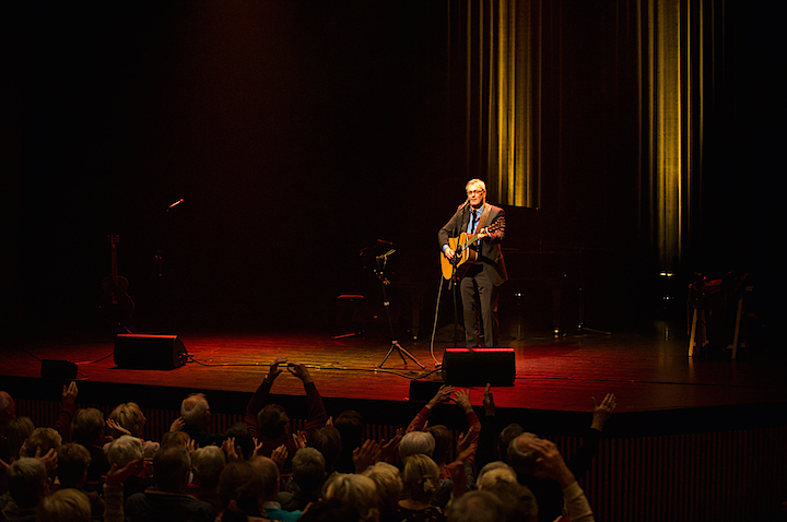 Bart Herman Solo @ CC Merksem, picture 11, photographed by James Van Roosbroeck - FrontView Magazine