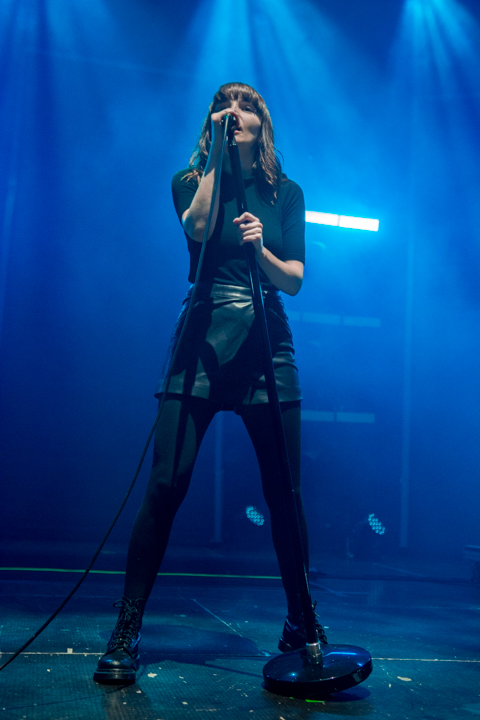 CHVRCHES @ Ancienne Belgique, picture 5, photographed by Erwin Evrard - FrontView Magazine