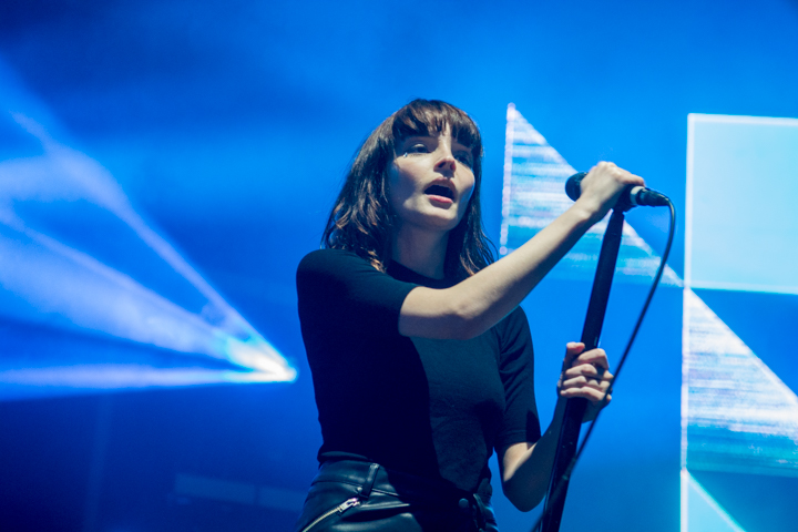 CHVRCHES @ Ancienne Belgique, picture 6, photographed by Erwin Evrard - FrontView Magazine