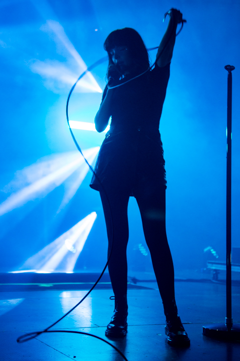 CHVRCHES @ Ancienne Belgique, picture 11, photographed by Erwin Evrard - FrontView Magazine