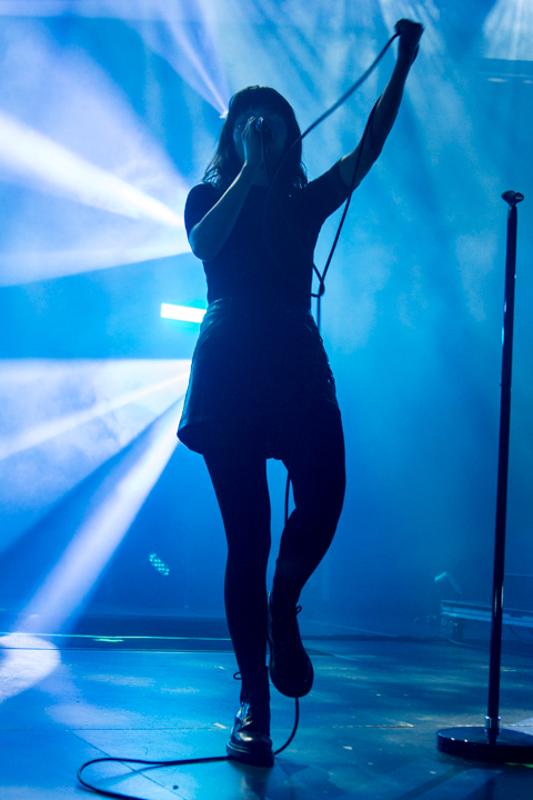 CHVRCHES @ Ancienne Belgique, picture 12, photographed by Erwin Evrard - FrontView Magazine