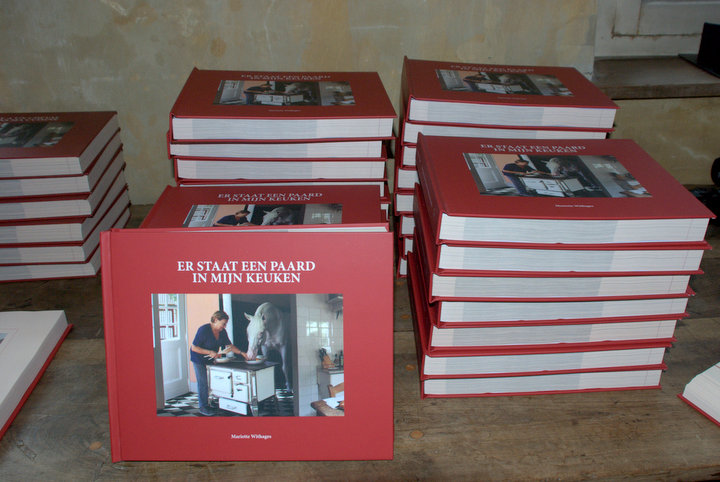 Boekvoorstelling Mariette Withages @ Kasteel van 's Gravenwezel, picture 4, photographed by Peter Minnebo - FrontView Magazine
