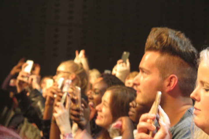 Years & Years @ Trix Antwerpen, picture 17, photographed by Pascal Liagre - FrontView Magazine
