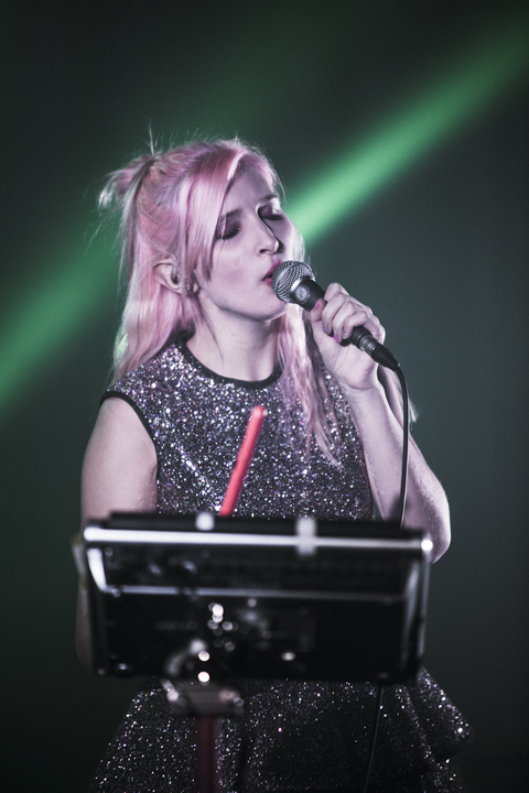 Alice On The Roof @ Ancienne Belgique, picture 15, photographed by Geert Pieters - FrontView Magazine