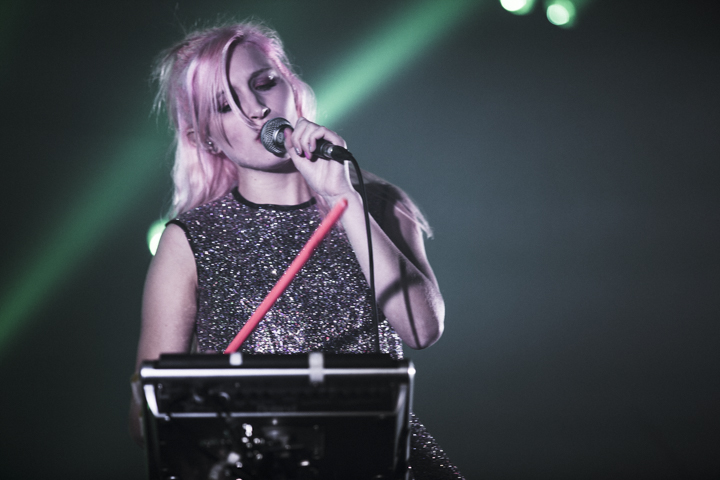 Alice On The Roof @ Ancienne Belgique, picture 16, photographed by Geert Pieters - FrontView Magazine