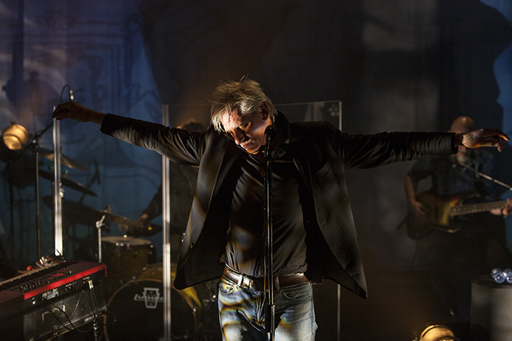 Rick de Leeuw "De parels en de zwijnen" @ De Arenbergschouwburg., picture 7, photographed by Frank Lambrechts - FrontView Magazine