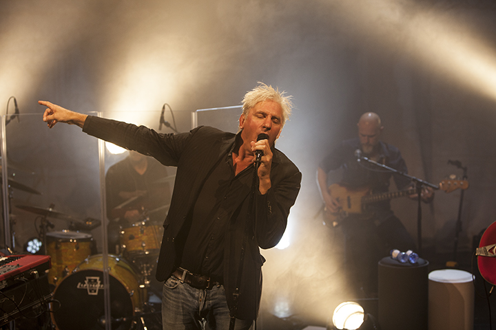 Rick de Leeuw "De parels en de zwijnen" @ De Arenbergschouwburg., picture 8, photographed by Frank Lambrechts - FrontView Magazine