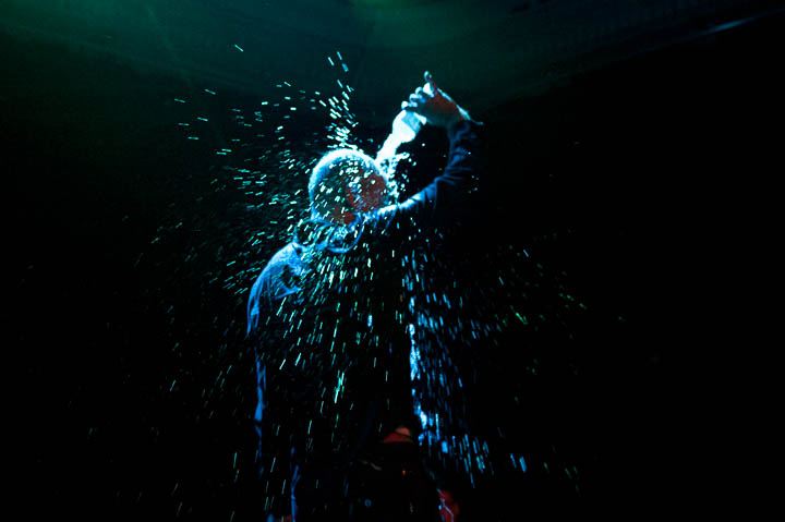 D.A.F. @ De Casino, picture 19, photographed by Davy Vissers - FrontView Magazine