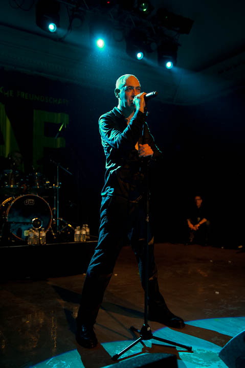 D.A.F. @ De Casino, picture 28, photographed by Davy Vissers - FrontView Magazine