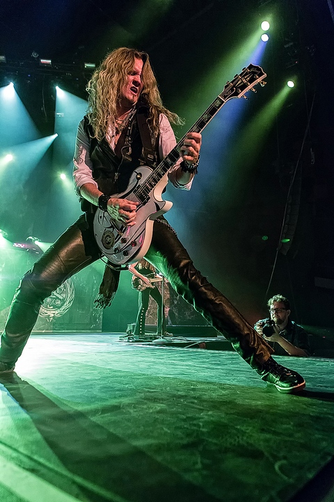 Whitesnake @ Vorst Nationaal, foto 30, foto's door Edwin Houdevelt - FrontView Magazine