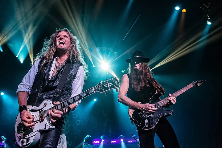 Whitesnake @ Vorst Nationaal, foto 42, foto's door Edwin Houdevelt - FrontView Magazine