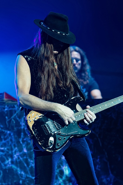 Whitesnake @ Vorst Nationaal, foto 46, foto's door Edwin Houdevelt - FrontView Magazine