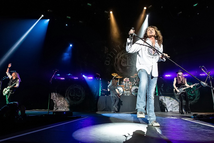 Whitesnake @ Vorst Nationaal, foto 48, foto's door Edwin Houdevelt - FrontView Magazine