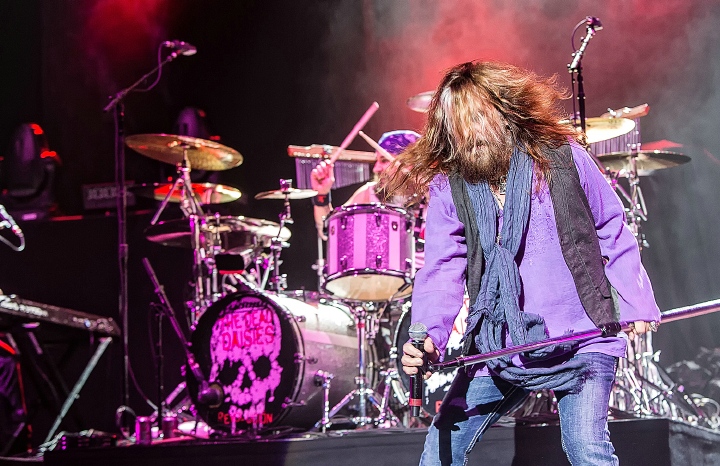 The Dead Daisies @ Vorst Nationaal, foto 5, foto's door Edwin Houdevelt - FrontView Magazine