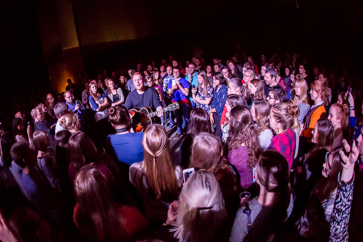 Gavin James @ Het Depot, picture 10, photographed by Kurt Jacobs - FrontView Magazine