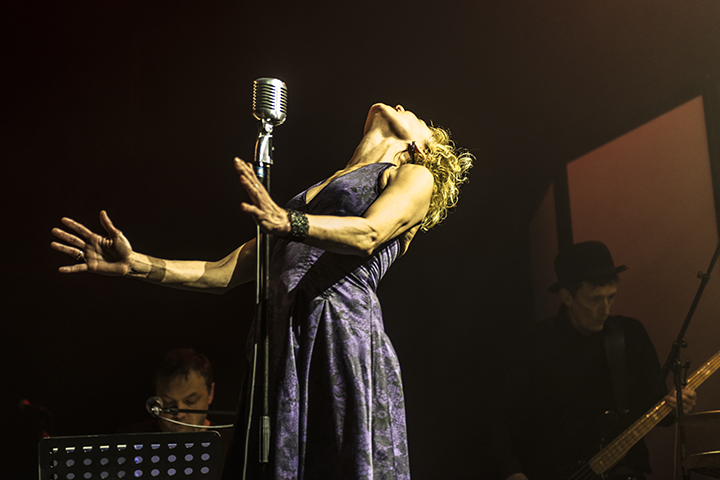 Kovacs + support band Bellemont @ Depot, picture 18, photographed by Bart Scholliers - FrontView Magazine