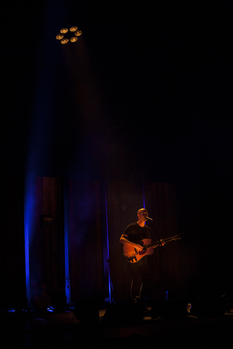 Milow solo @ Warande Turnhout, foto 1, foto's door Frank Lambrechts - FrontView Magazine