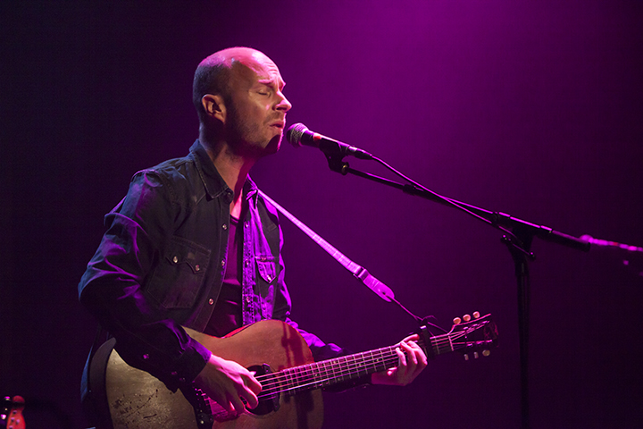 Tom Vanstiphout CD voorstelling "Playing guitar helps" @ Arenbergschouwburg, foto 1, foto's door Frank Lambrechts - FrontView Magazine