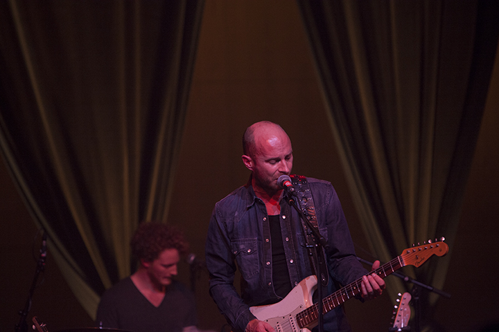 Tom Vanstiphout CD voorstelling "Playing guitar helps" @ Arenbergschouwburg, foto 13, foto's door Frank Lambrechts - FrontView Magazine