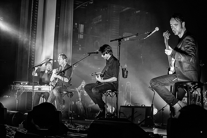 dEUS - Soft Electric Tour @ De Roma, foto 5, foto's door Edwin Houdevelt - FrontView Magazine