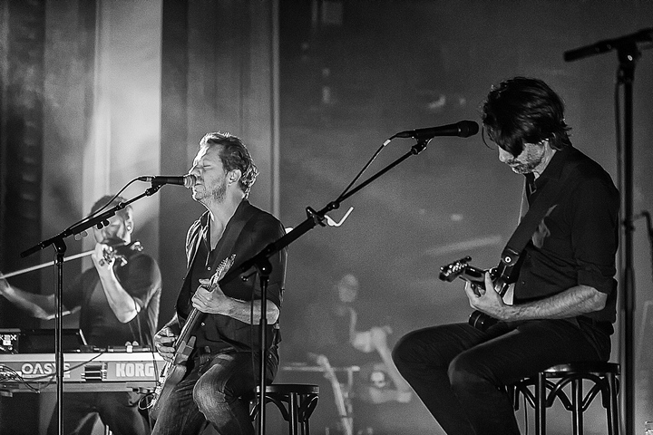 dEUS - Soft Electric Tour @ De Roma, foto 9, foto's door Edwin Houdevelt - FrontView Magazine