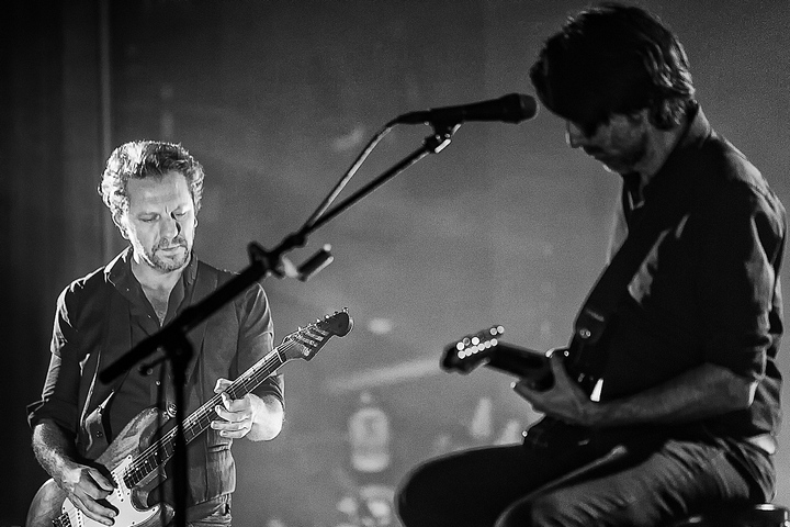 dEUS - Soft Electric Tour @ De Roma, foto 16, foto's door Edwin Houdevelt - FrontView Magazine