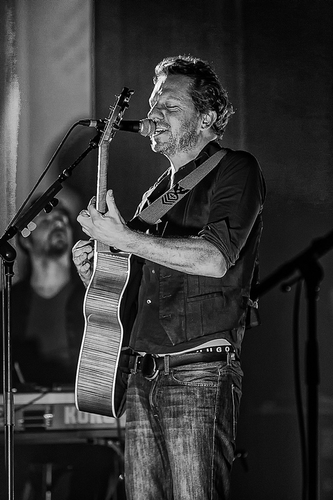 dEUS - Soft Electric Tour @ De Roma, foto 25, foto's door Edwin Houdevelt - FrontView Magazine